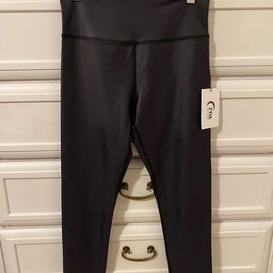 NEW Zyia Black Metallic Size 8-10